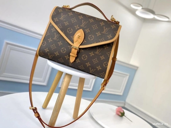 WIS IVY VUITTON LOUIS 1119